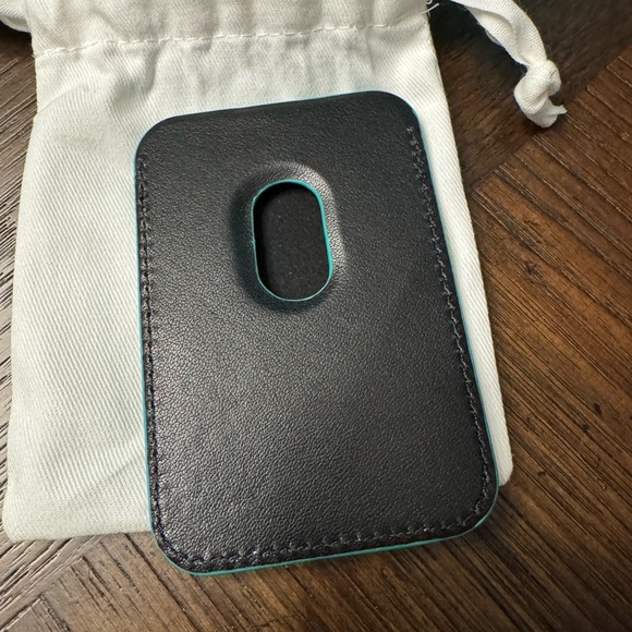 Tieks Black Magnetic Leather Card Holder with Teal Accents (Advent Calendar) - Picture 3 of 3